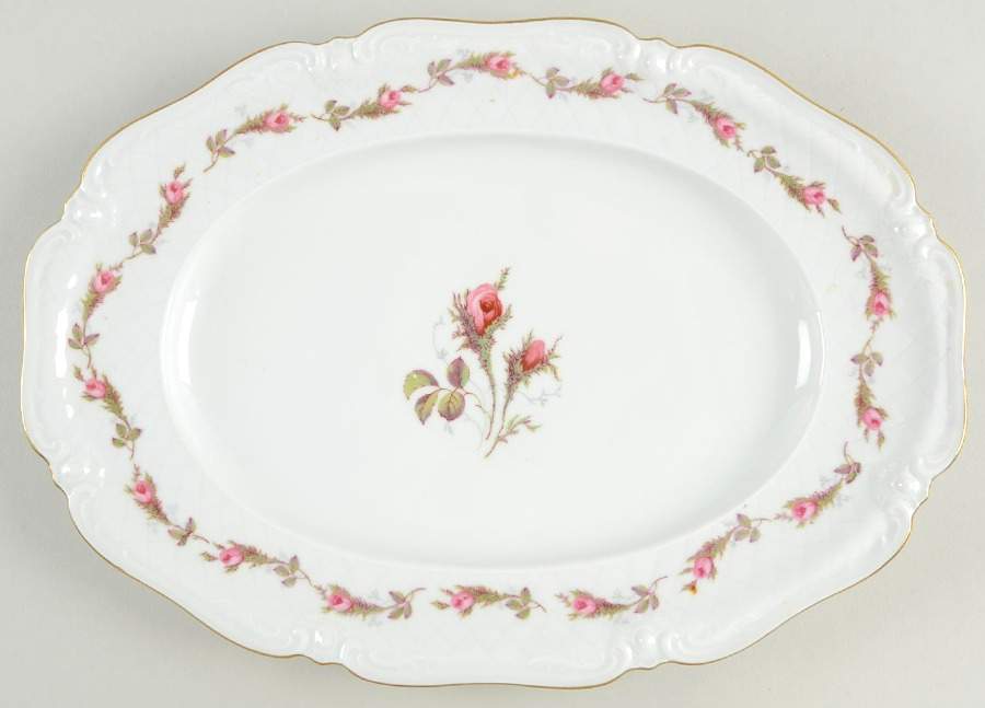 P485 (Scalloped) 13" Oval Serving Platter by Eschenbach-1