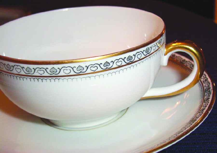 EAM40 (NOVERGE) Flat Cup & Saucer Set by E & A Muller-1