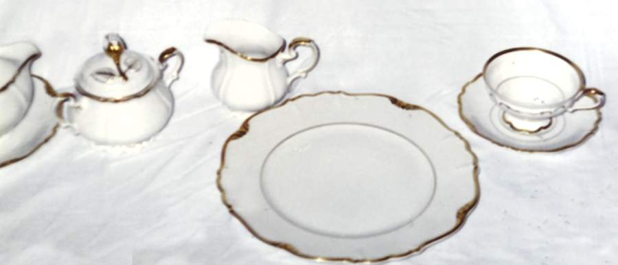 Bristol (Verge) Footed Cup & Saucer Set by Edelstein-1