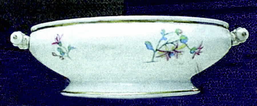 ENG41 Round Vegetable No Lid by England-1