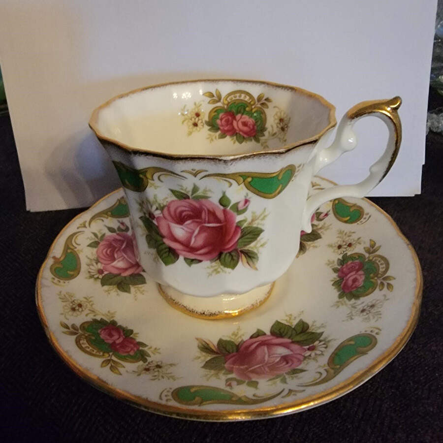 Buckingham Footed Cup & Saucer Set by Elizabethan-1
