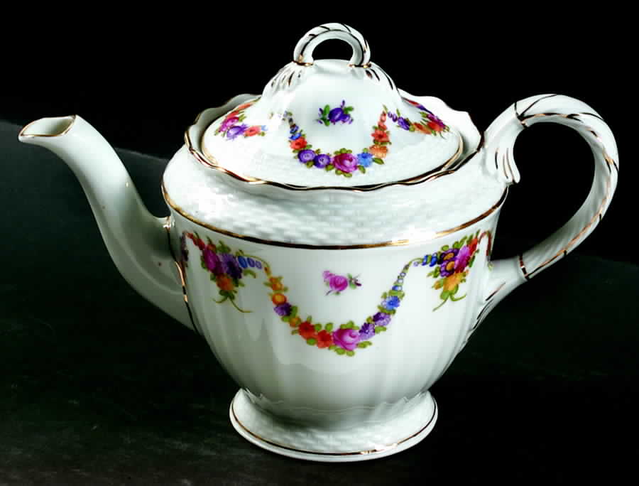 9954-919 (White, Basketweave) Teapot & Lid by Epiag-1
