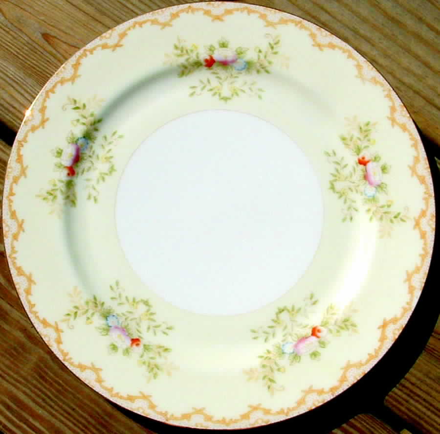 EMP88 Dinner Plate by Empress (Japan)-1