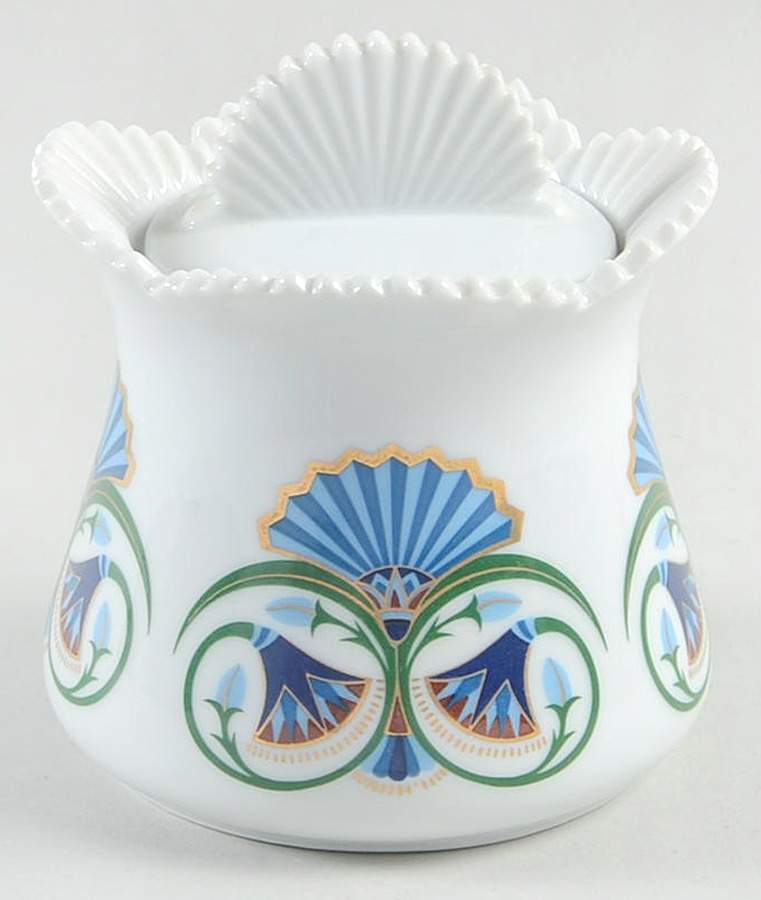 Treasures of the Pharoahs Dresser Jar and Lid by Elizabeth Arden-1