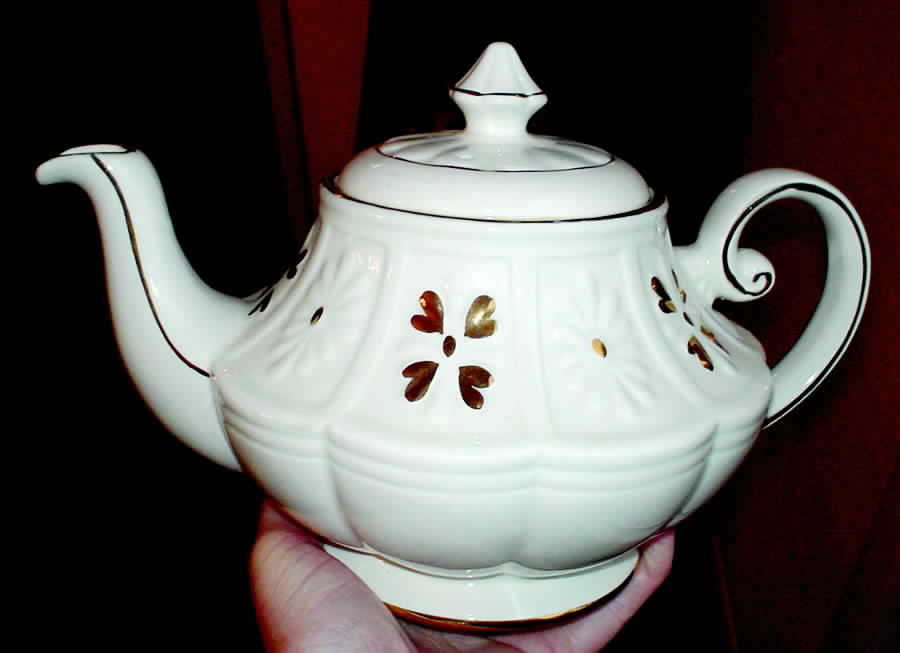 1007 Teapot & Lid by Wood & Sons-1