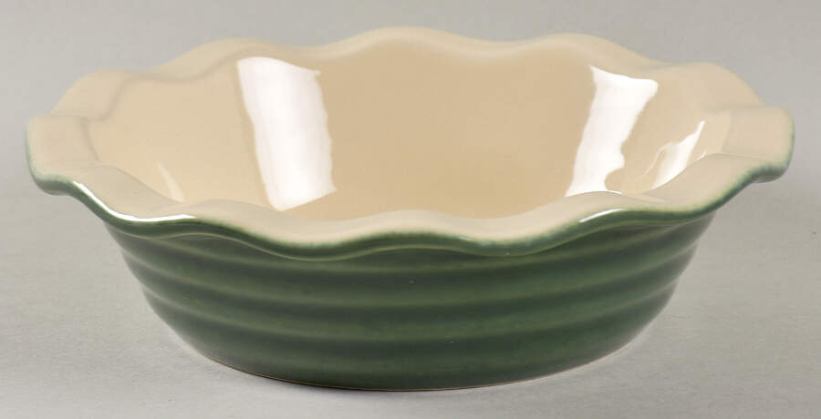 Le Potier Green (Olive) Individual Pie Plate Baker by Emile Henry-1