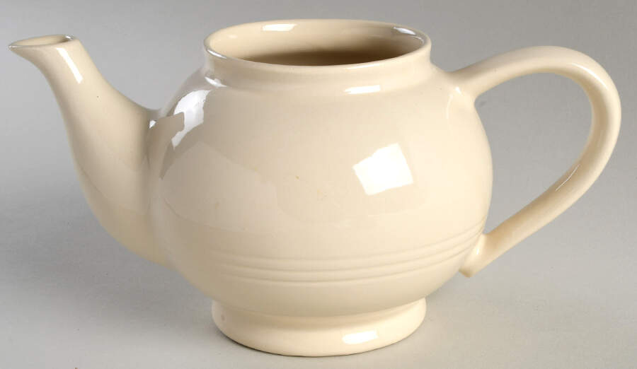 Le Potier Creme (Ivoire) Teapot No Lid by Emile Henry-1