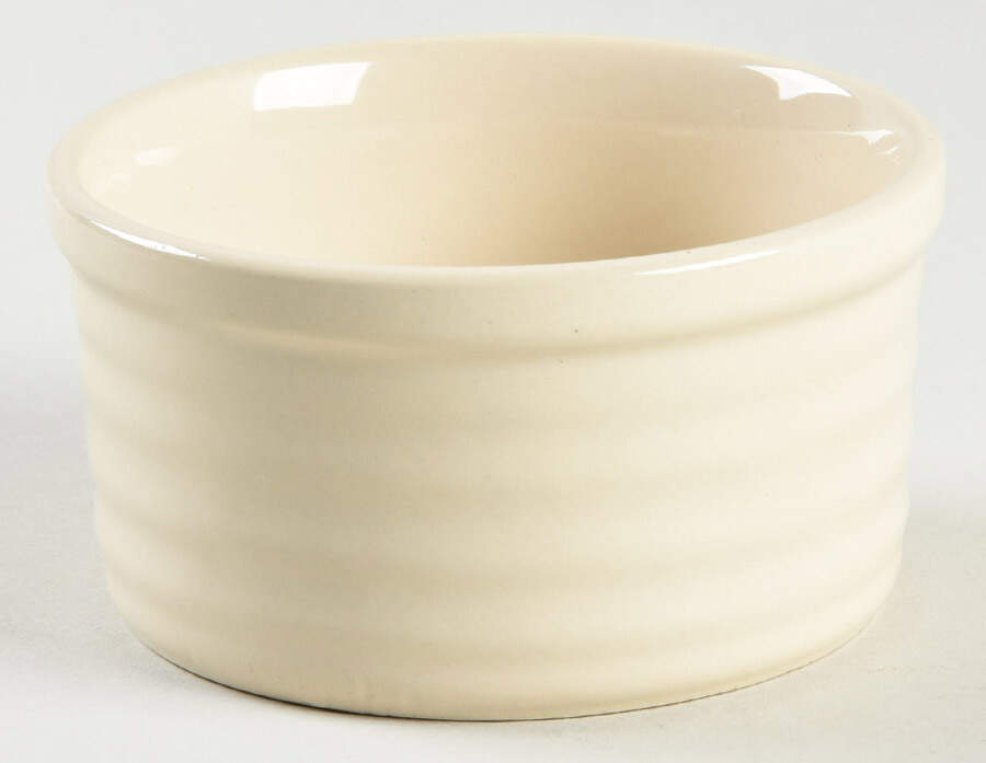 Le Potier Creme (Ivoire) Ramekin by Emile Henry-1