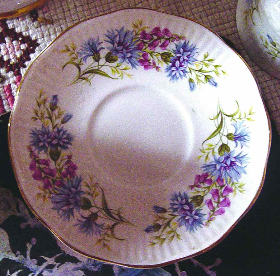 ELZ26 Saucer by Elizabethan-1