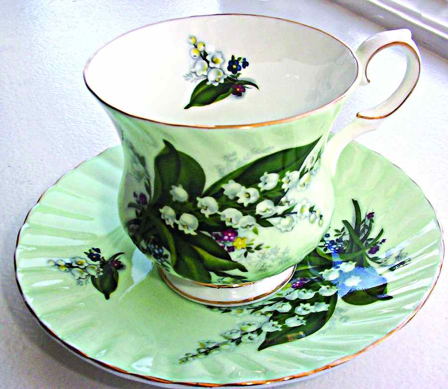 ELZ27 Footed Cup & Saucer Set by Elizabethan-1