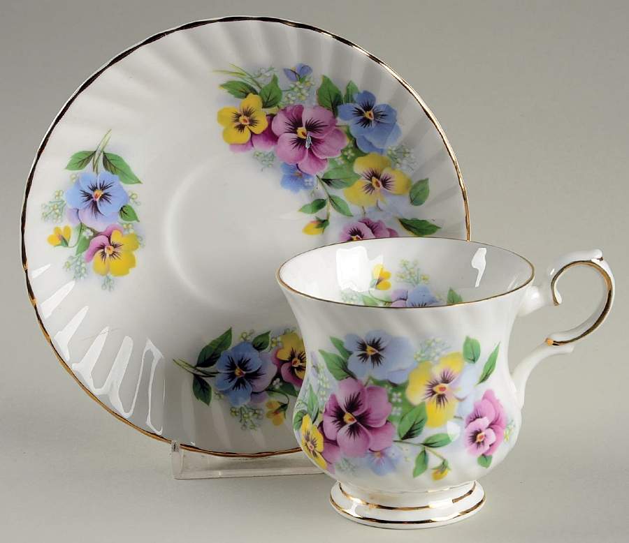 3218 Footed Cup & Saucer Set by Elizabethan-1