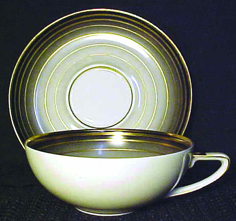8526 Flat Cup & Saucer Set by Edelstein-1