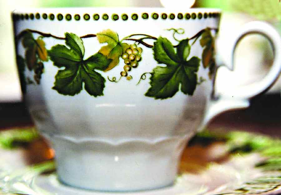 ESC177 Flat Cup & Saucer Set by Eschenbach-1
