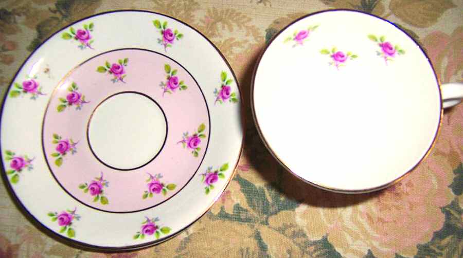ELZ31 Footed Cup & Saucer Set by Elizabethan-1