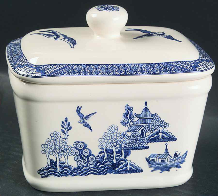 Old Willow (Portugal) Rectangular Box with Lid by Empire Porcelain -1
