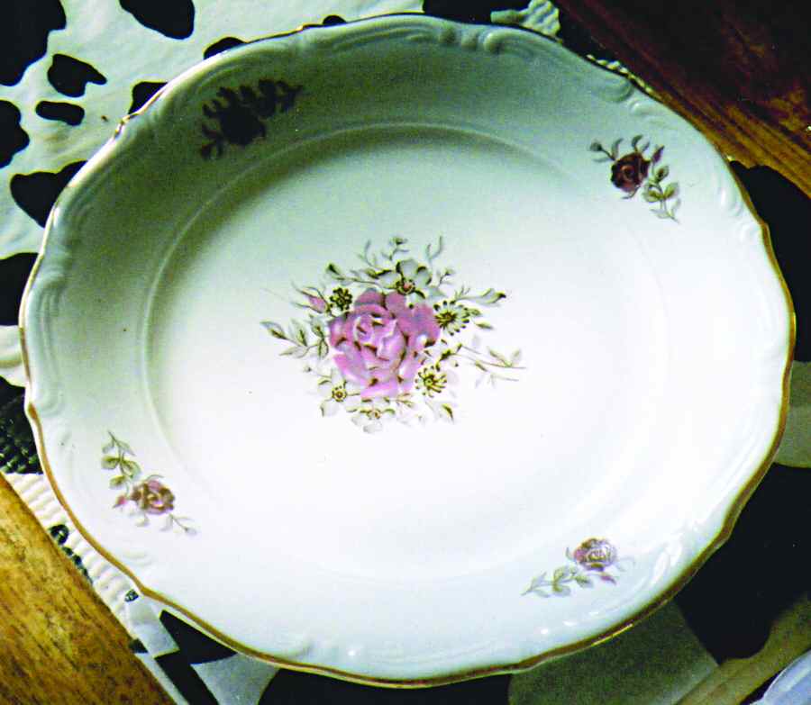 Maria (Scroll Edge) Dinner Plate by Europa-1