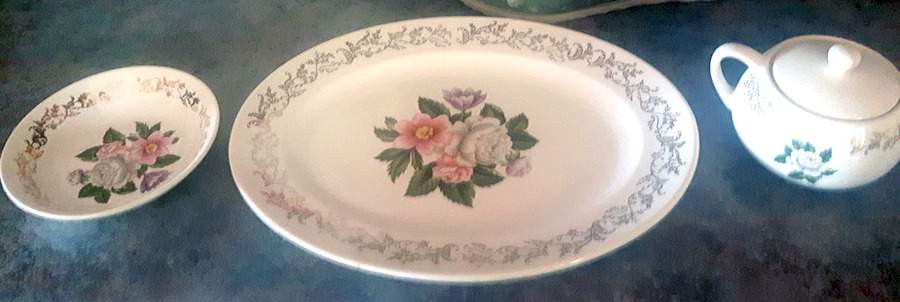 Bouquet Sugar Bowl & Lid by Empire Porcelain -1
