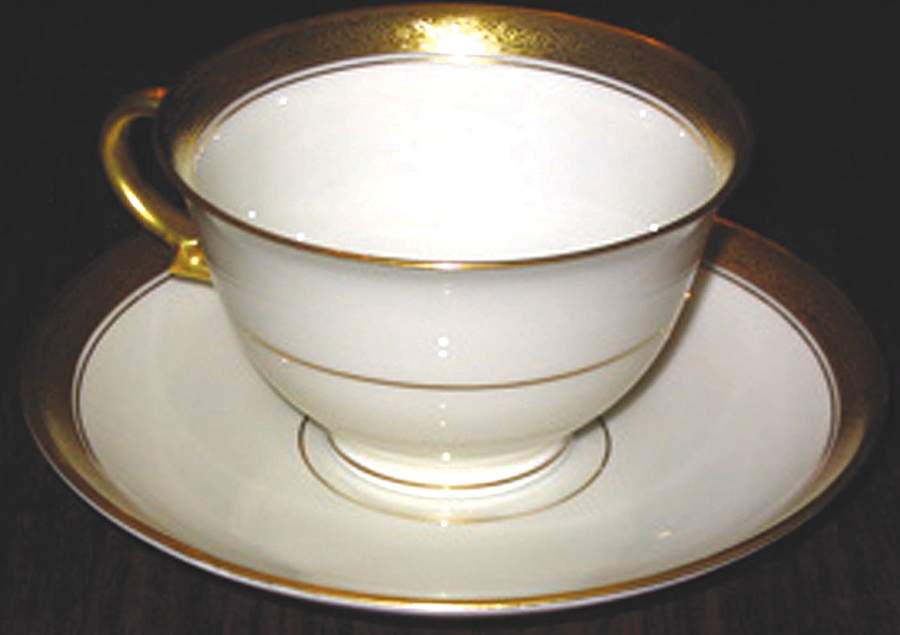 5524 Footed Cup & Saucer Set by Epiag-1