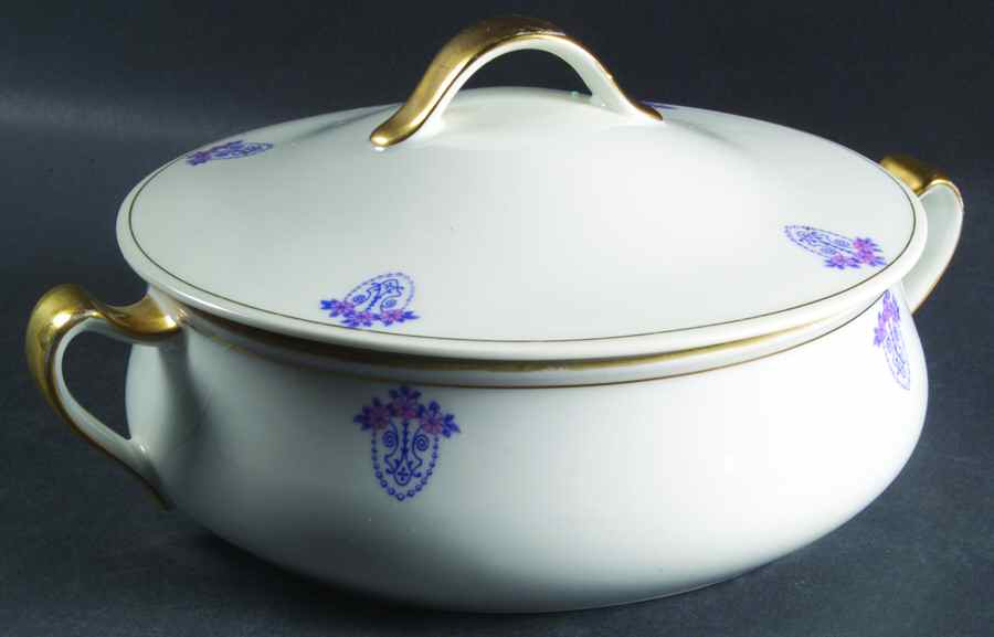 EAM49 Round Covered Vegetable by E & A Muller-1