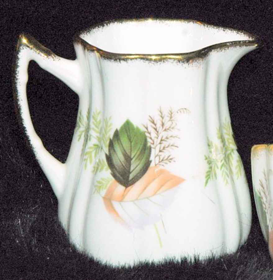ELZ35 Creamer by Elizabethan-1