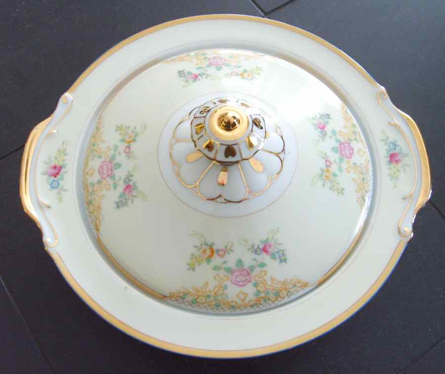EMP107 Round Covered Vegetable by Empress (Japan)-1