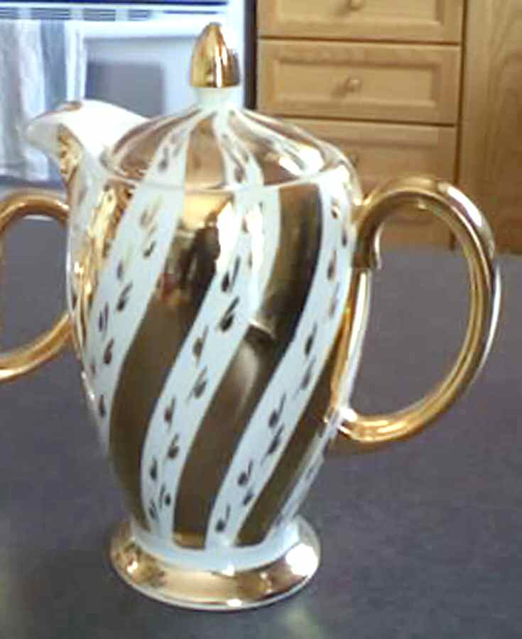 2018 Coffee Pot & Lid by Wood & Sons-1