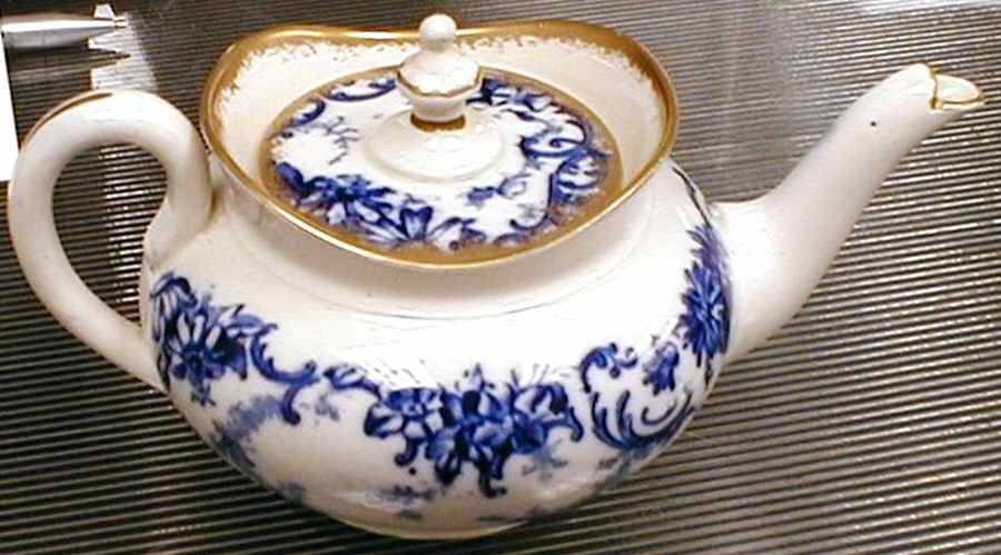 B7572 Mini Teapot & Lid by England-1