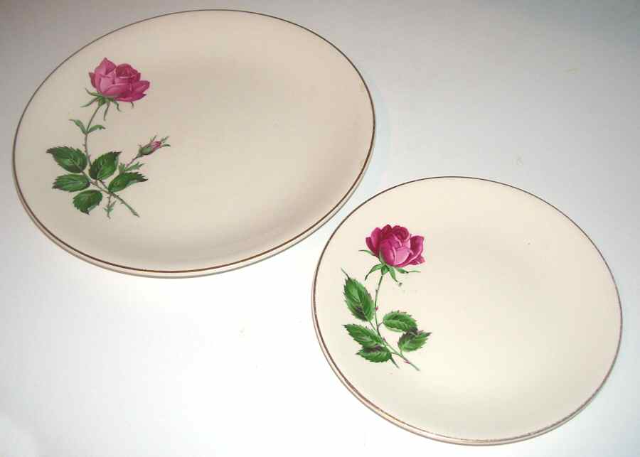 Vie En Rose Dinner Plate by England-1