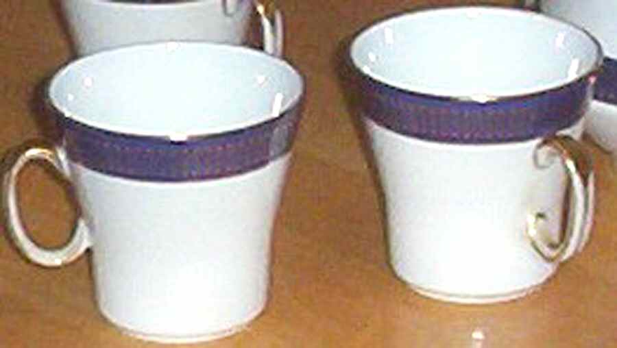 ESC220 Footed Cup by Eschenbach-1