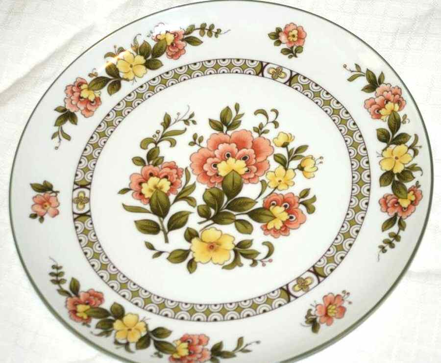 ESC223 Dinner Plate by Eschenbach-1