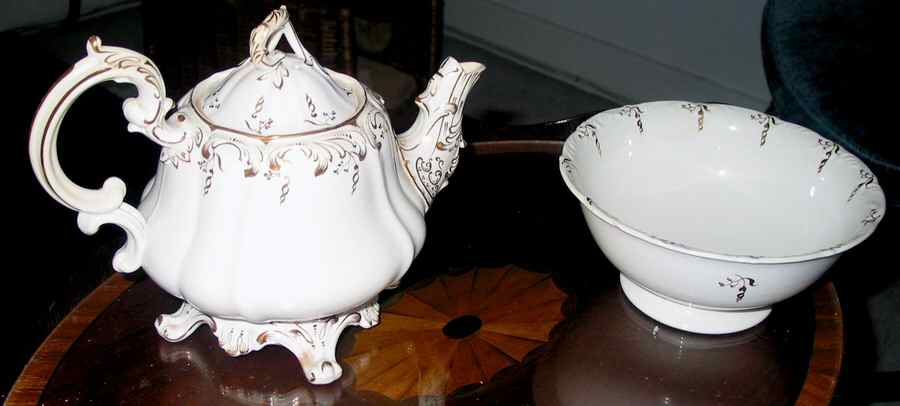 9081 Teapot & Lid by England-1