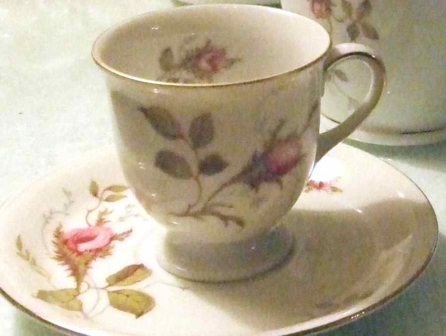 P351 Footed Demitasse Cup & Saucer Set by Eschenbach-1