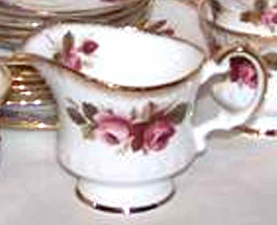 ELZ41 Creamer by Elizabethan-1