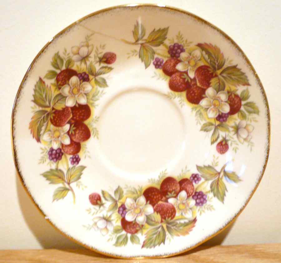 ELZ43 Saucer by Elizabethan-1