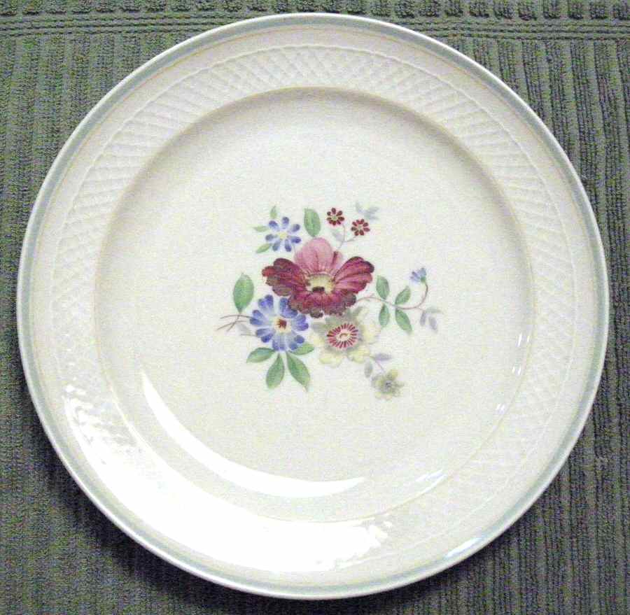 09678 Dinner Plate by Eschenbach-1