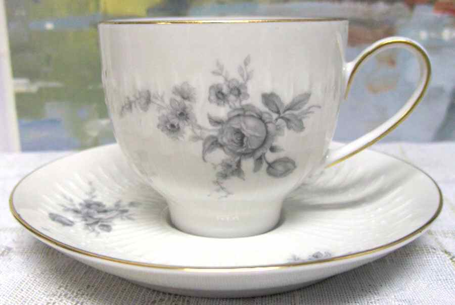 23861 Flat Cup & Saucer Set by Edelstein-1