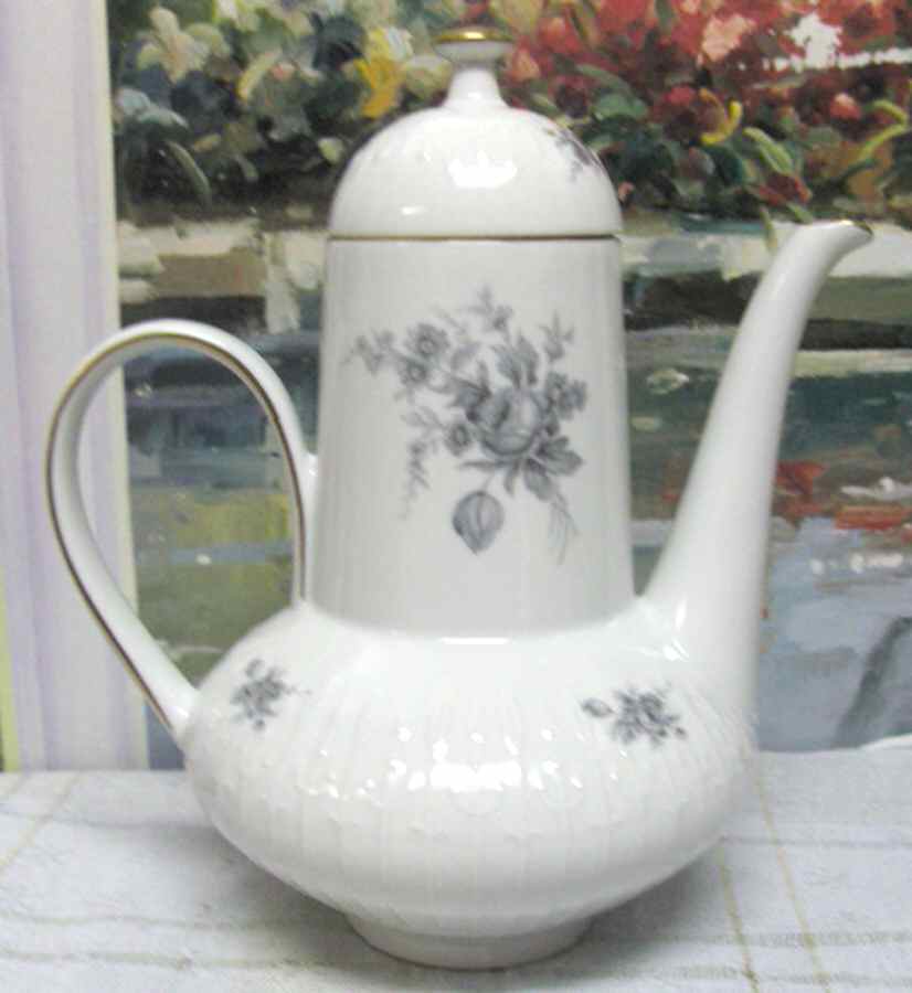 23861 Coffee Pot & Lid by Edelstein-1