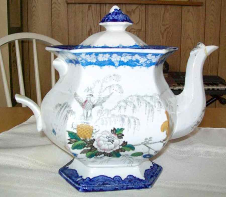 Chantilly Teapot & Lid by John Edwards-1