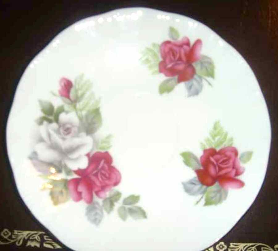 ELZ46 Saucer by Elizabethan-1