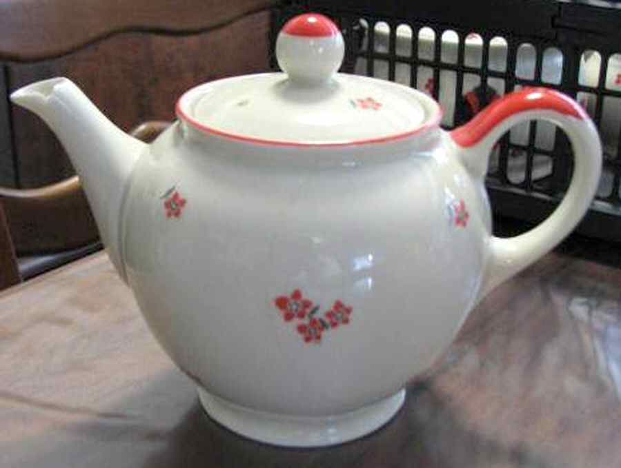 ESC246 Teapot & Lid by Eschenbach-1