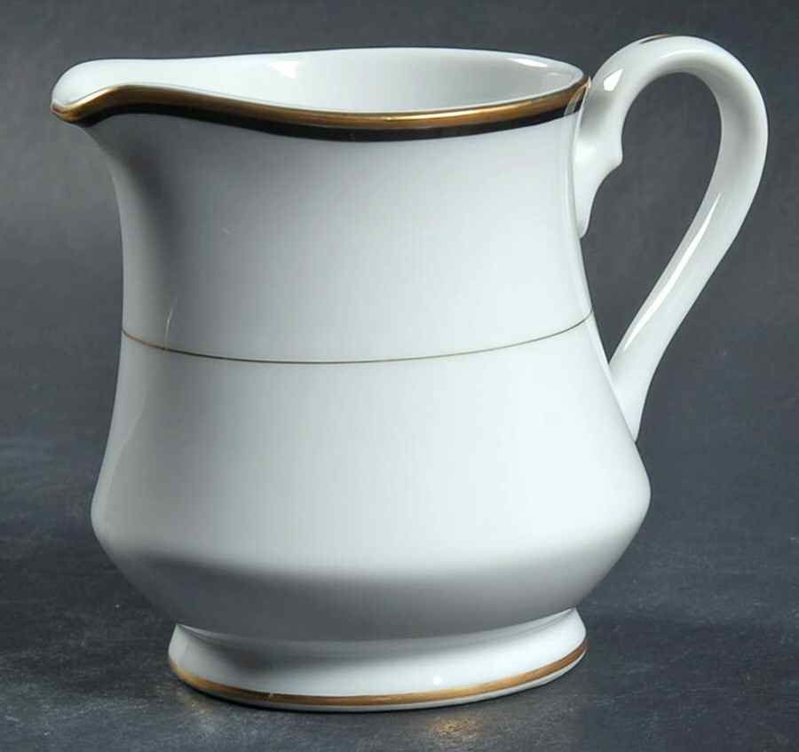 Award Creamer by Ekco-1