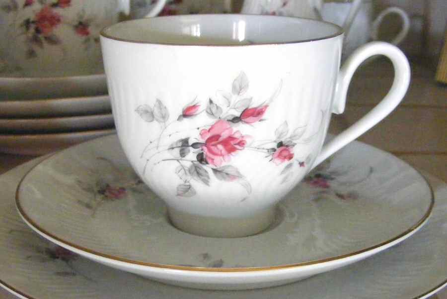 23841 Footed Cup & Saucer Set by Edelstein-1
