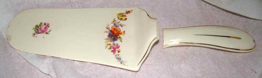 ERP26 Solid Ceramic Pie/Cake Server by Erphila-1