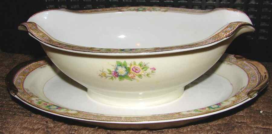 ESO29 Gravy Boat with Attached Underplate by ESCO (Japan)-1