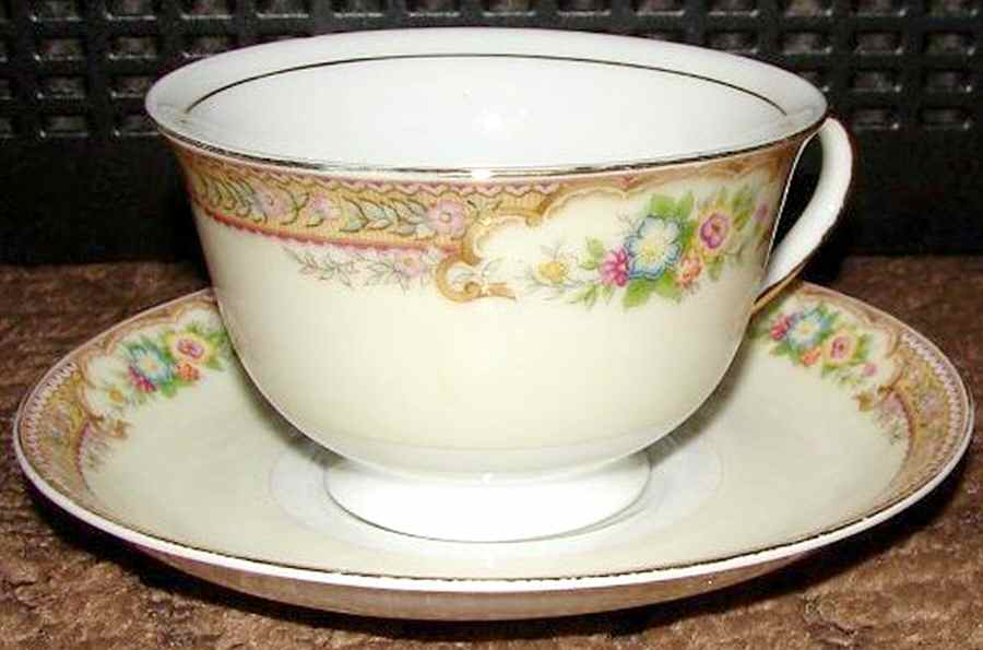 ESO29 Footed Cup & Saucer Set by ESCO (Japan)-1