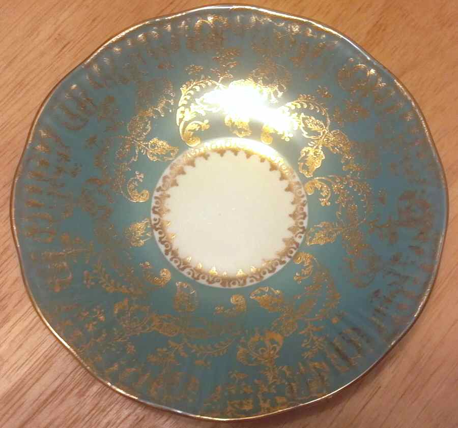 5243 Saucer by Elizabethan-1
