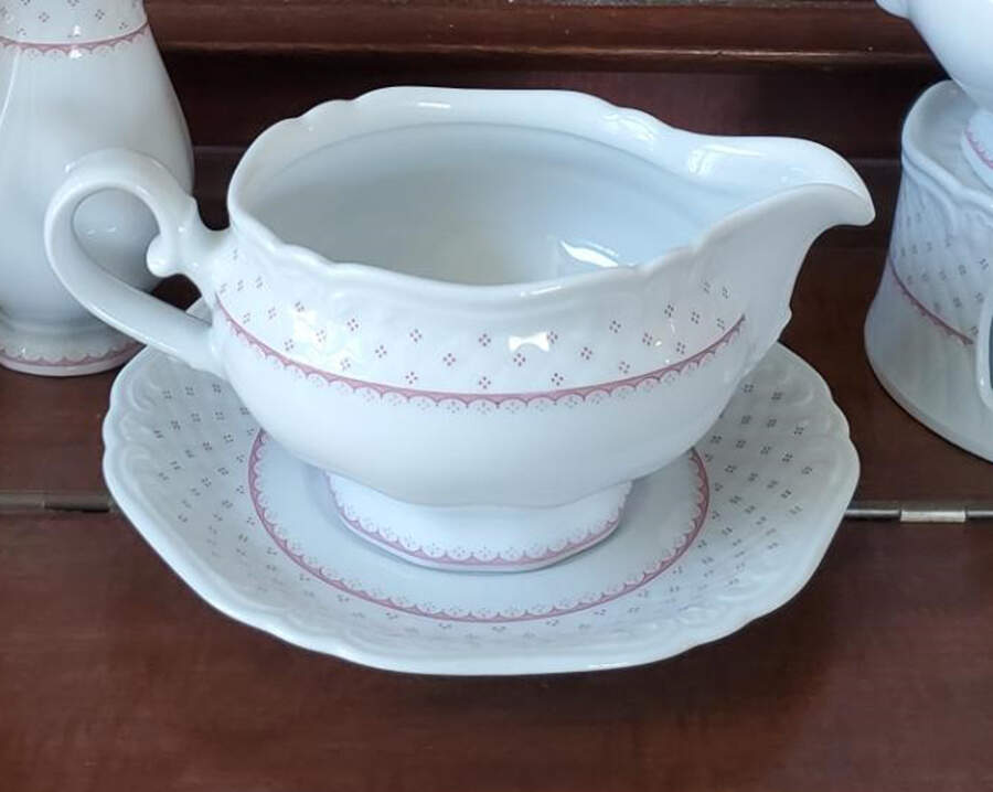 ESC271 Gravy Boat & Underplate by Eschenbach-1