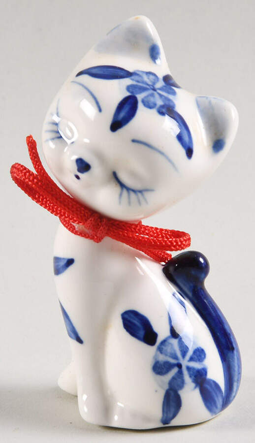 Delft Blue Cat Figurine by Elesva (Holland)-1