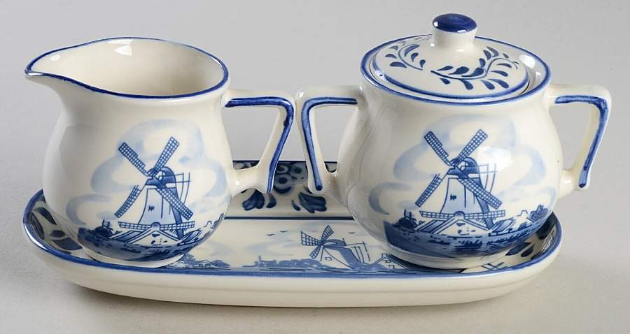 Delft Blue Mini Creamer & Sugar with Lid & Tray by Elesva (Holland)-1