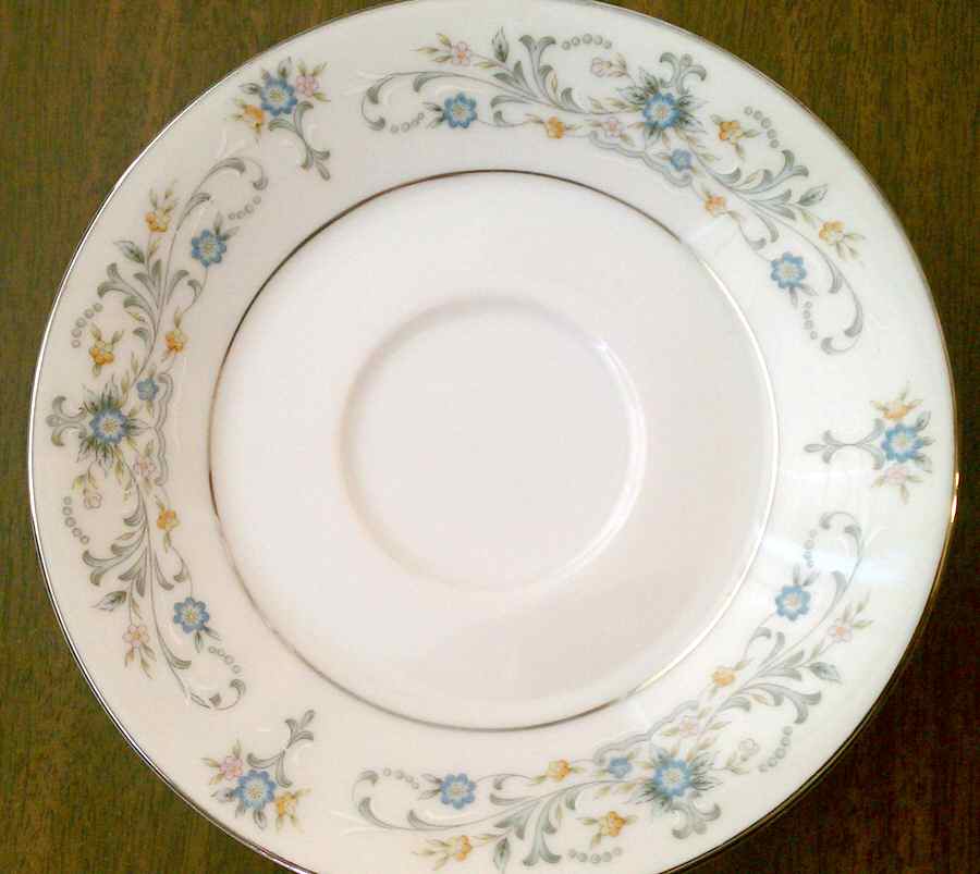 Carnival Saucer by Everbrite (Japan)-1